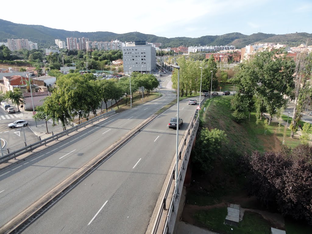 Salida o entrada del túnel de la Rovira en el barrio de El Carmel by >>päntarheî<<