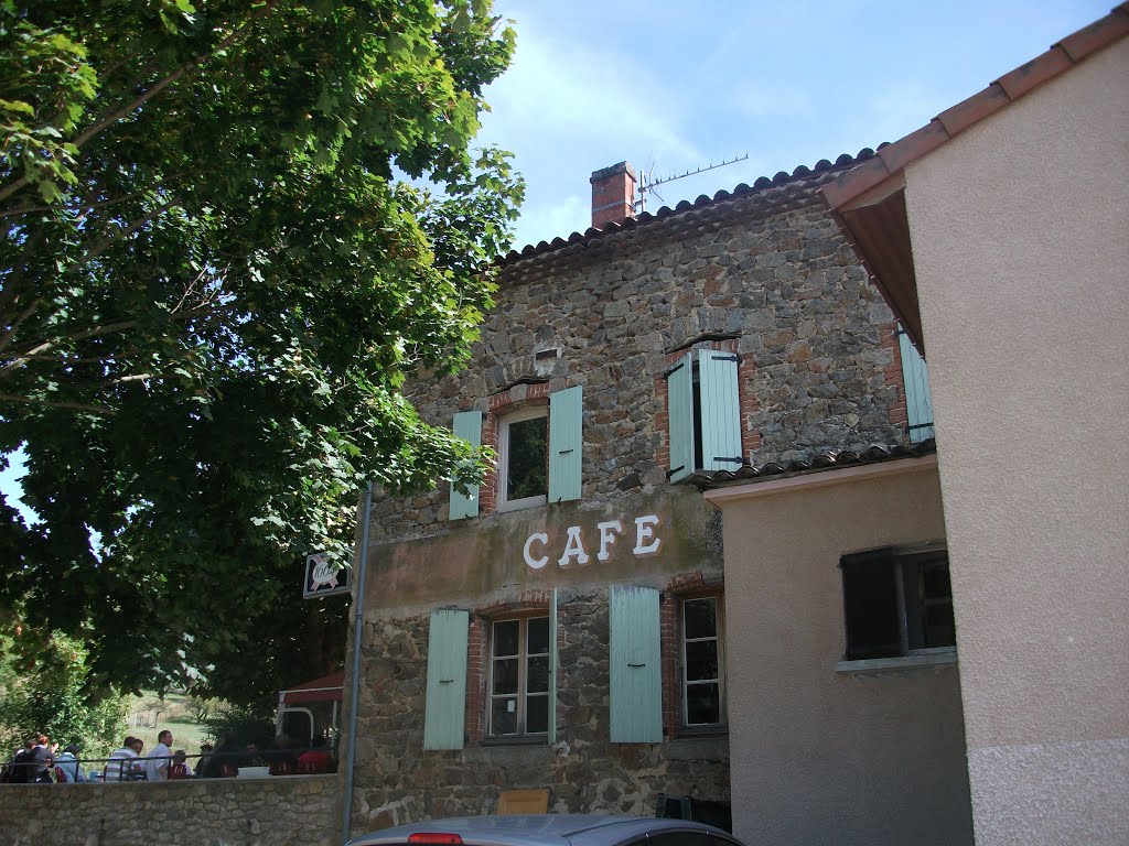 Café pres de la gare de boucieu le roi by Salomon BARZILAI & Jerome IBY