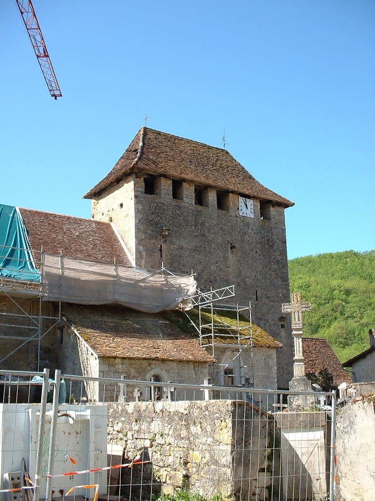 Église Saint-Martin du XIIIe-XVe-XVIIe à Saint-Martin-de-Vers (Pendant restauration) by Yann LESELLIER