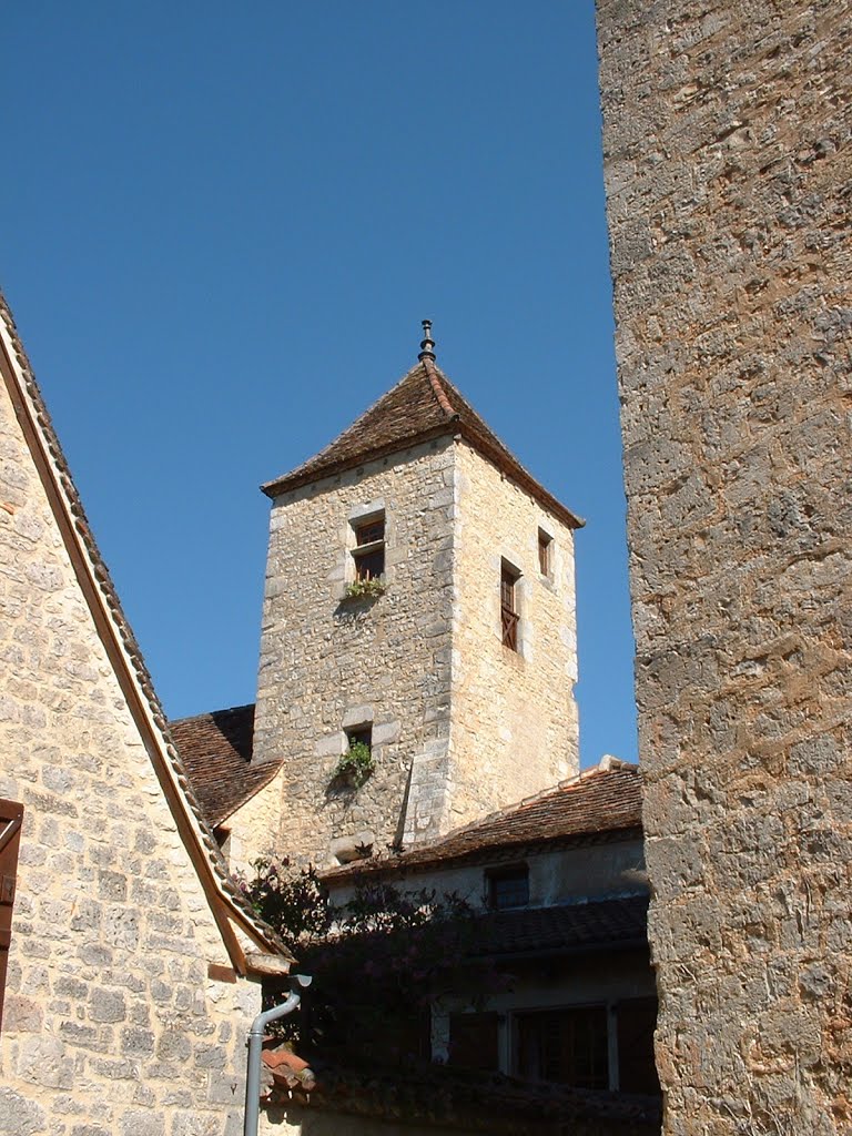 Tour des templiers à Saint-Martin-de-Vers by Yann LESELLIER