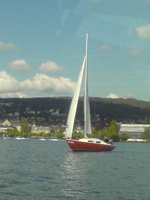 Vrai bateau patriote sur lac suisse by © Tsol