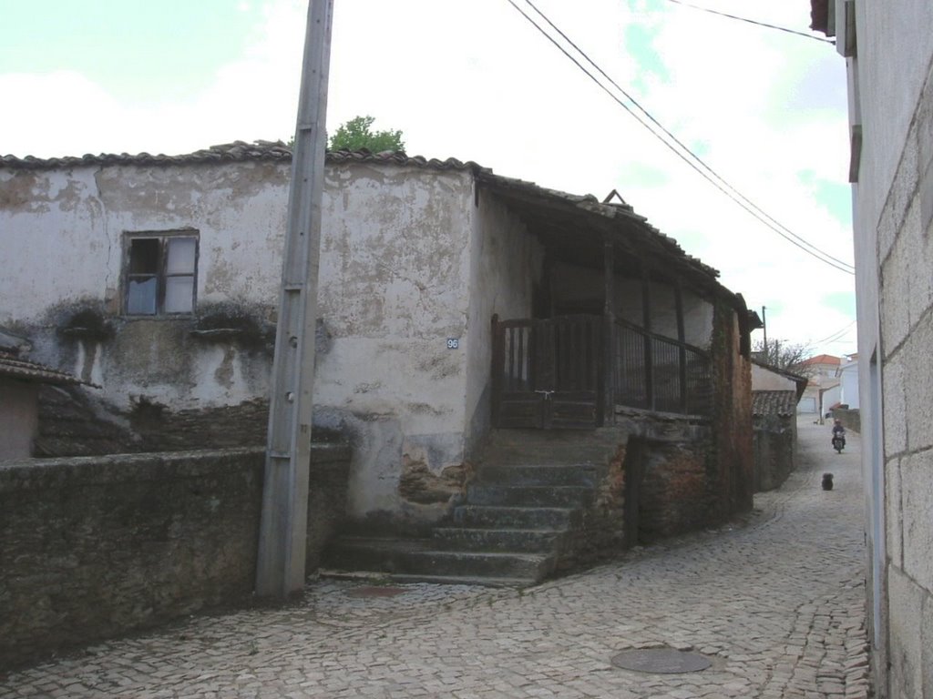 ABAMBRES - Abambres - CASA TIPICA RURAL TRANSMONTANA by LUÍS A. D. LIBERAL