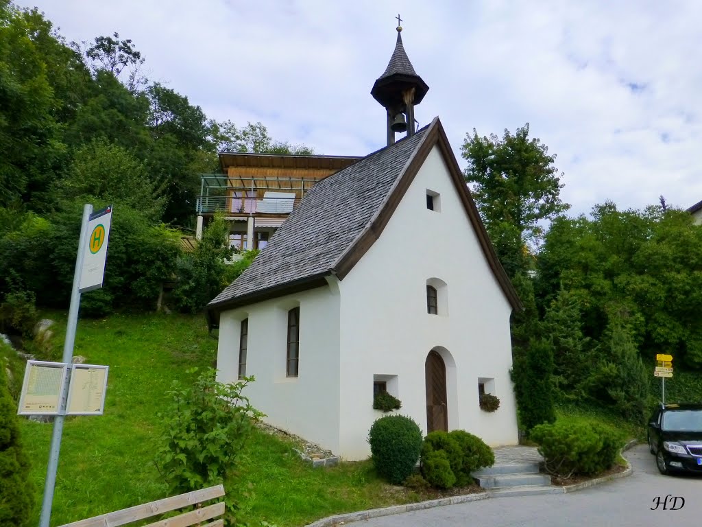 Österreich-Brennwald - Kapelle an der Durchgangsstraße by Heribert Duling