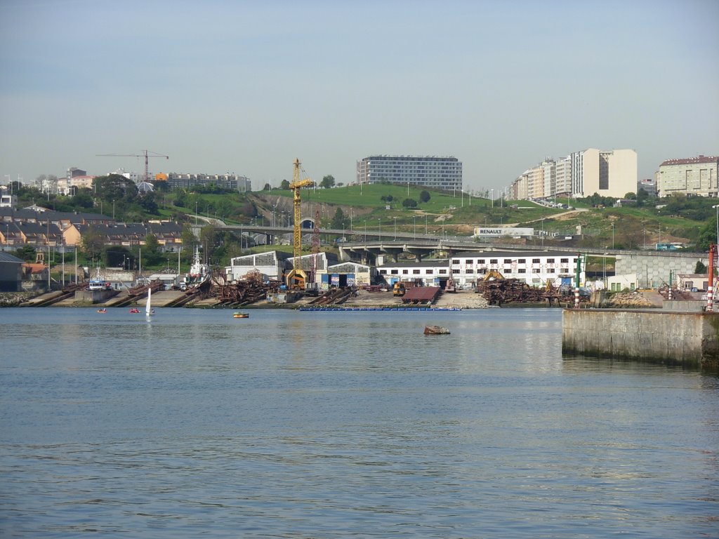 Varaderos en el puerto de Oza (A Coruña) by AlsLuhia