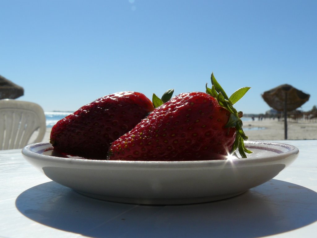 Strawberry by Tobias.Janko