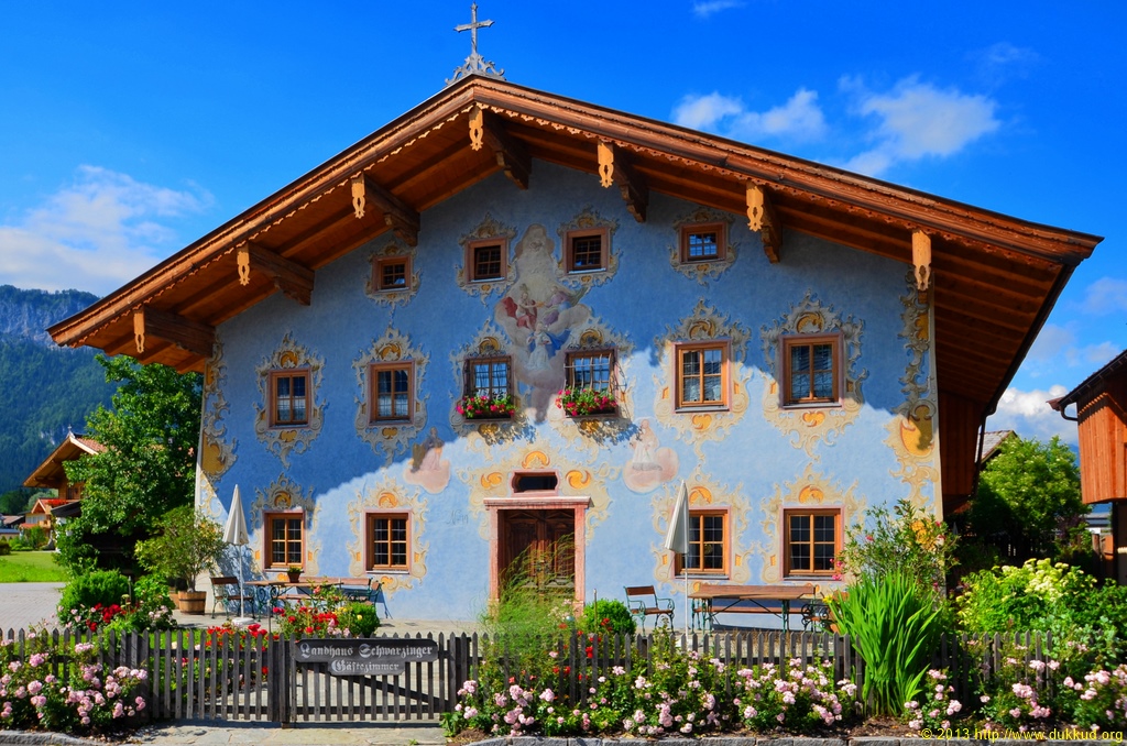 Tirol - St. Johann i.T. - Wohn- und Geschäftshaus - Dechant-Wieshofer-Straße 19 - Landhaus Schwarzinger_01 by dukra