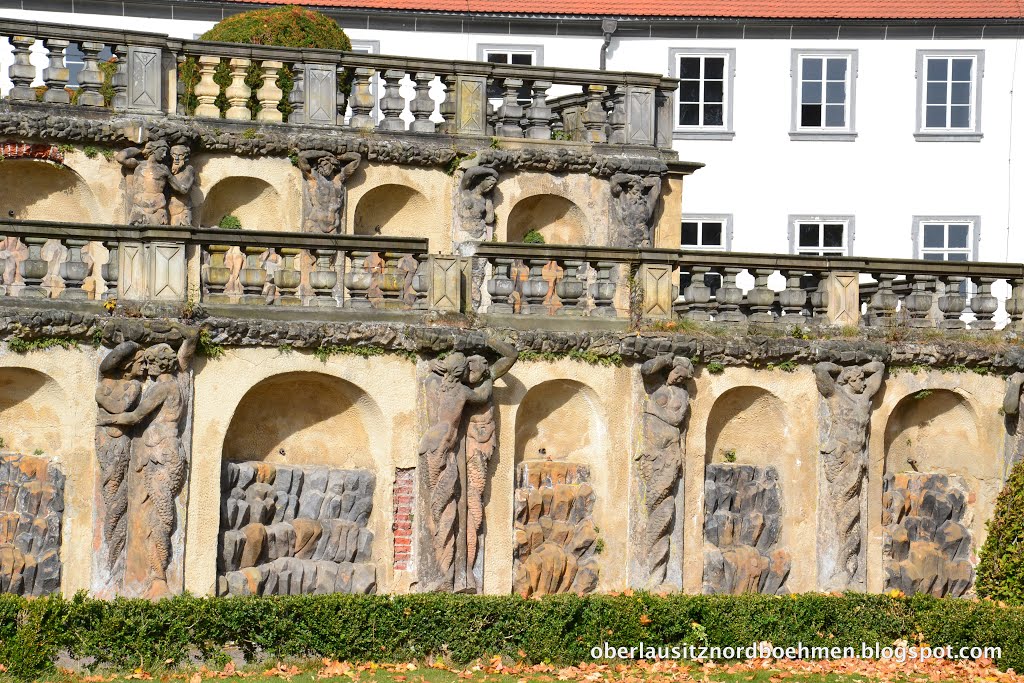 Terrassen am Schloss Zákupy by Robert Knothe