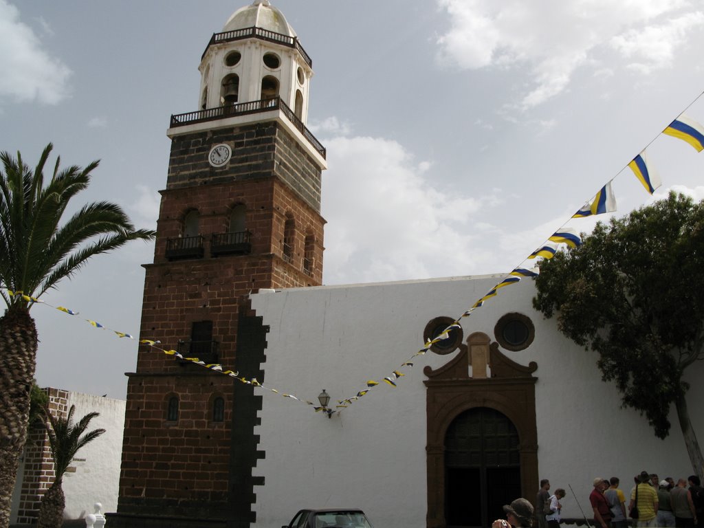 Iglesia de Teguise en Lanzarote by DubheYoshy