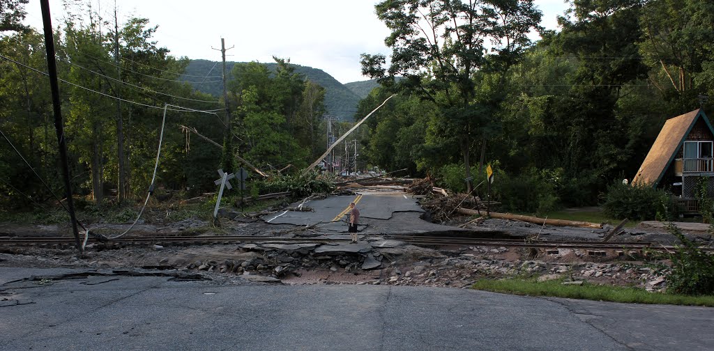 Looking across the lower Phonecia bridge just after Hurricane Irene by triplph10