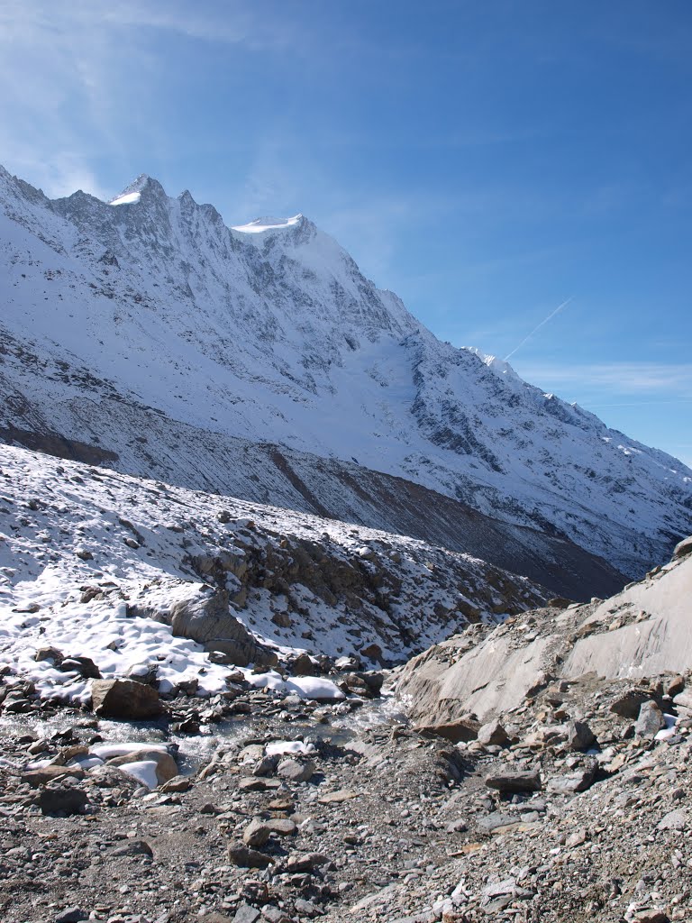 17 octobre 2013, vallée du Lötschtal, altitude de la naissance de la rivière Lonza 2200 métres. by duchmurz