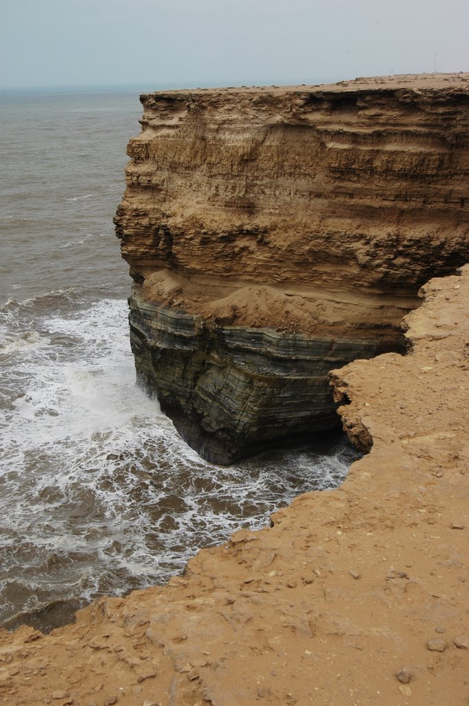 Falaises assez élevées by gabolde