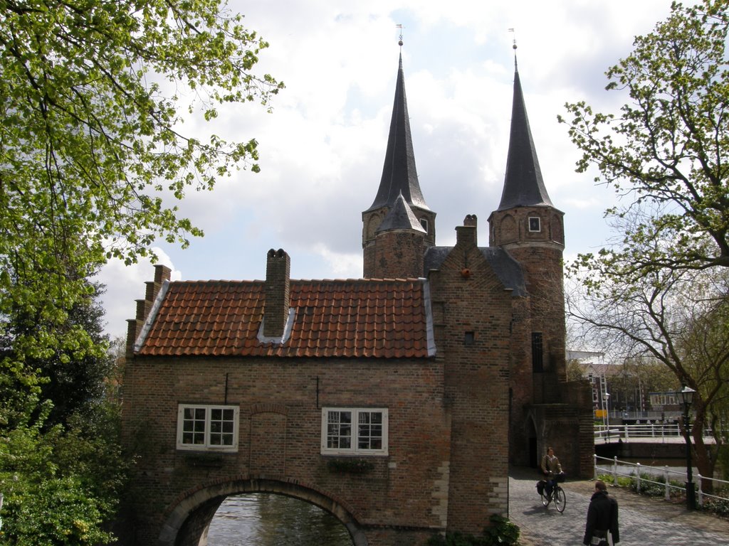 Oostpoort Delft by Michiel Könst