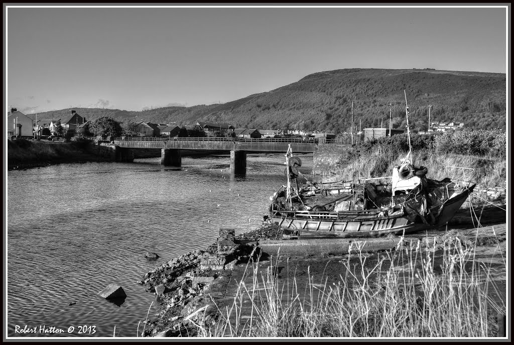 B/W old boat by Robert Hatton