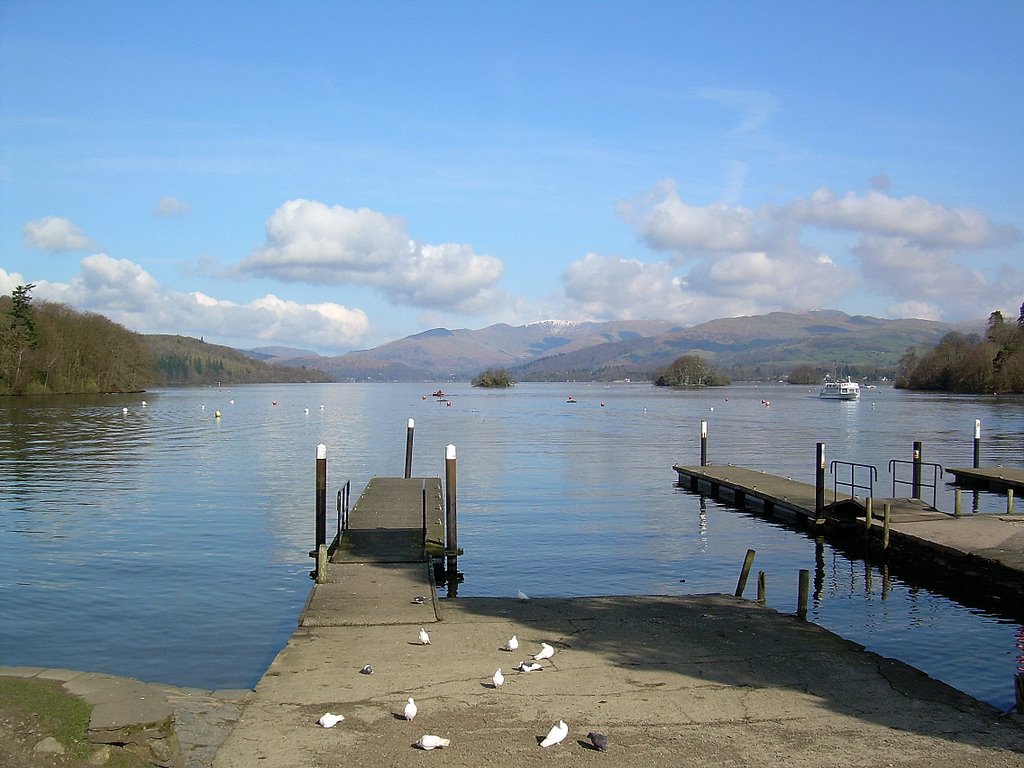 The Lakeside at Bowness by Sue3003