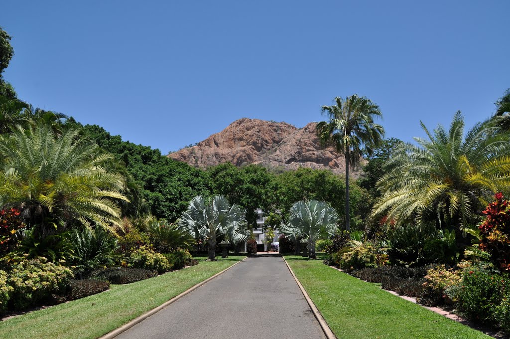 Castle Hill from the Gardens by Fritz77