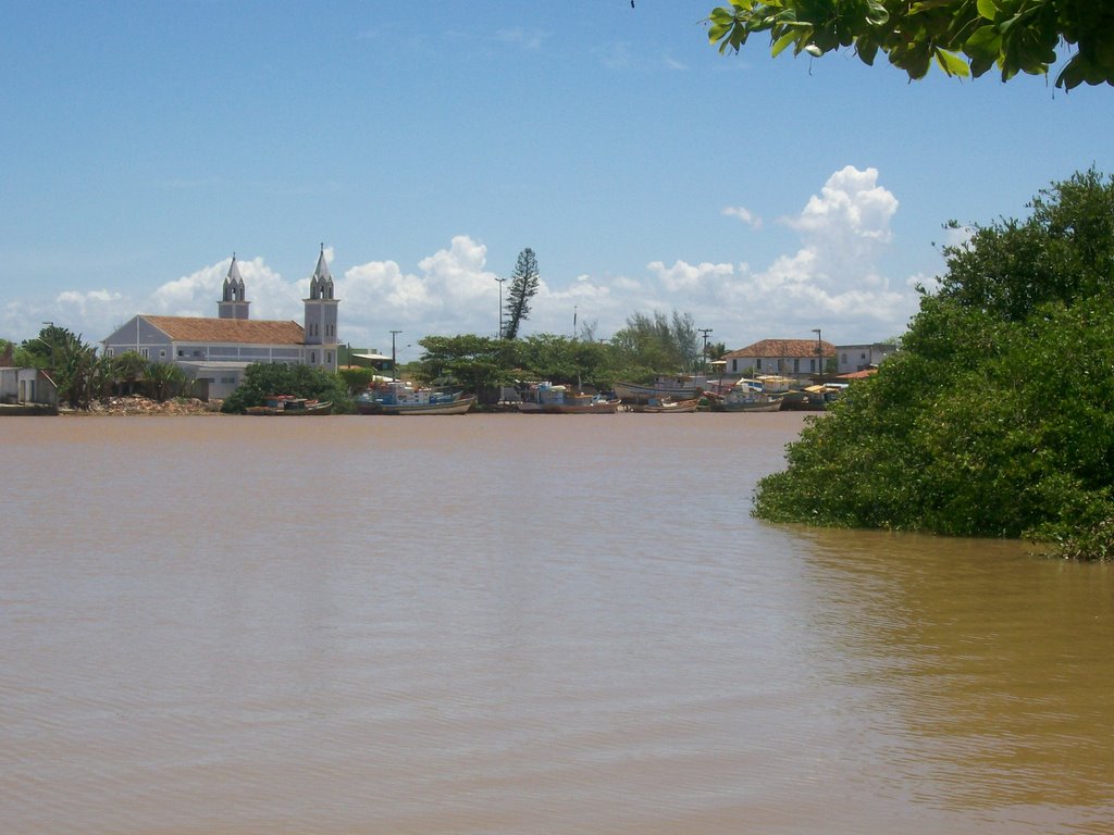 Igreja de Barra do Itabapoana, vista do Estado do Espirito Santo. by Paulo Noronha