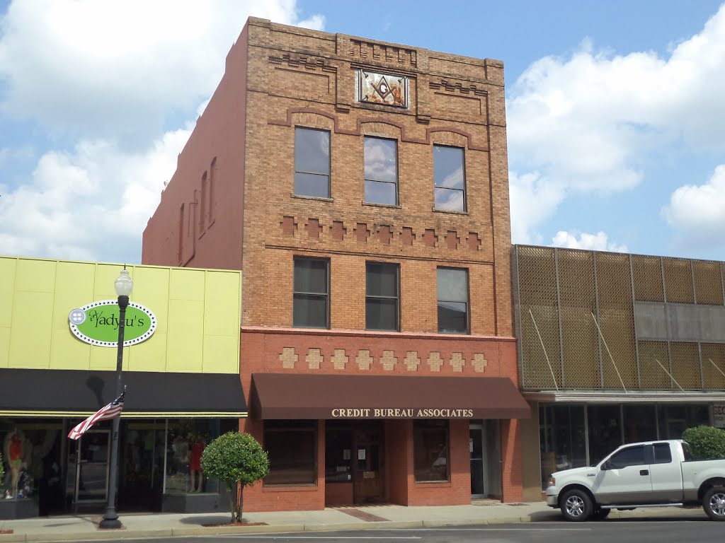 321 Main St S, Tifton by mriveraz