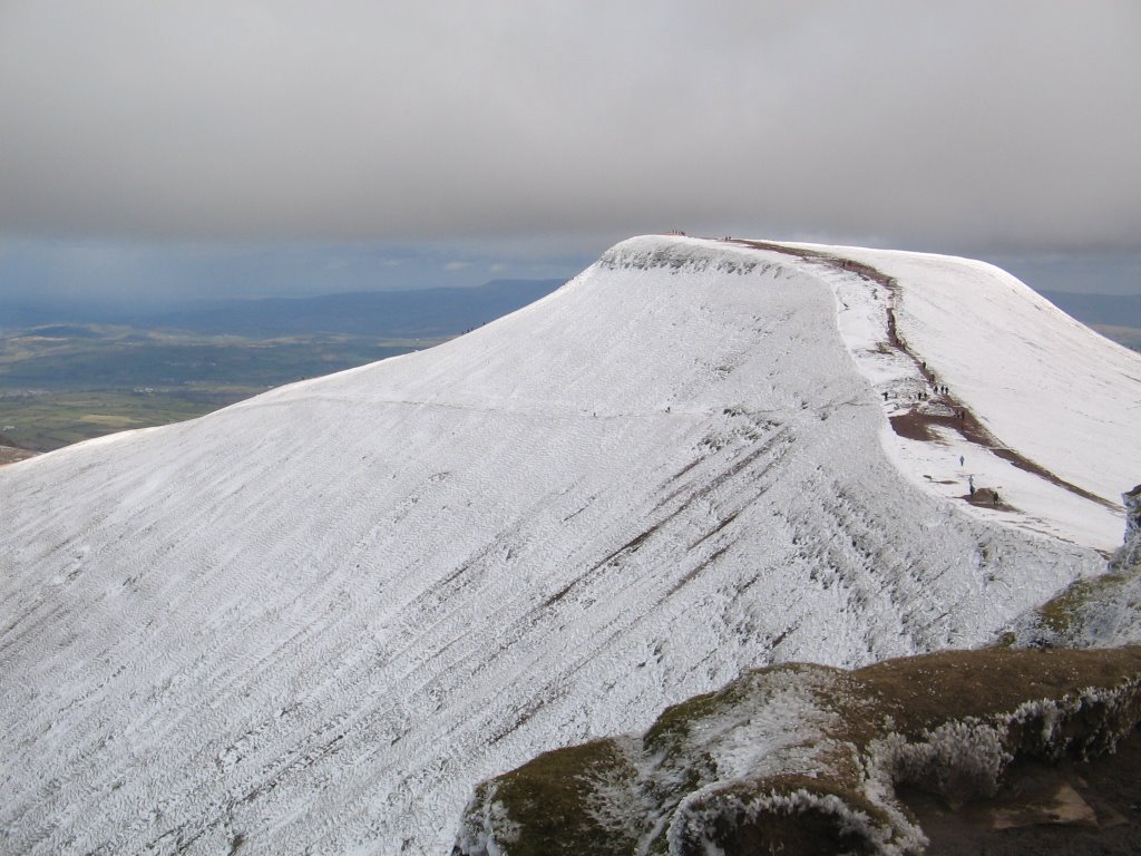 Pen-y-fan vew by cowbridgeguide.co.uk