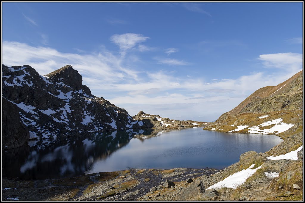 Lac Du Petit Doménon by gentiane73