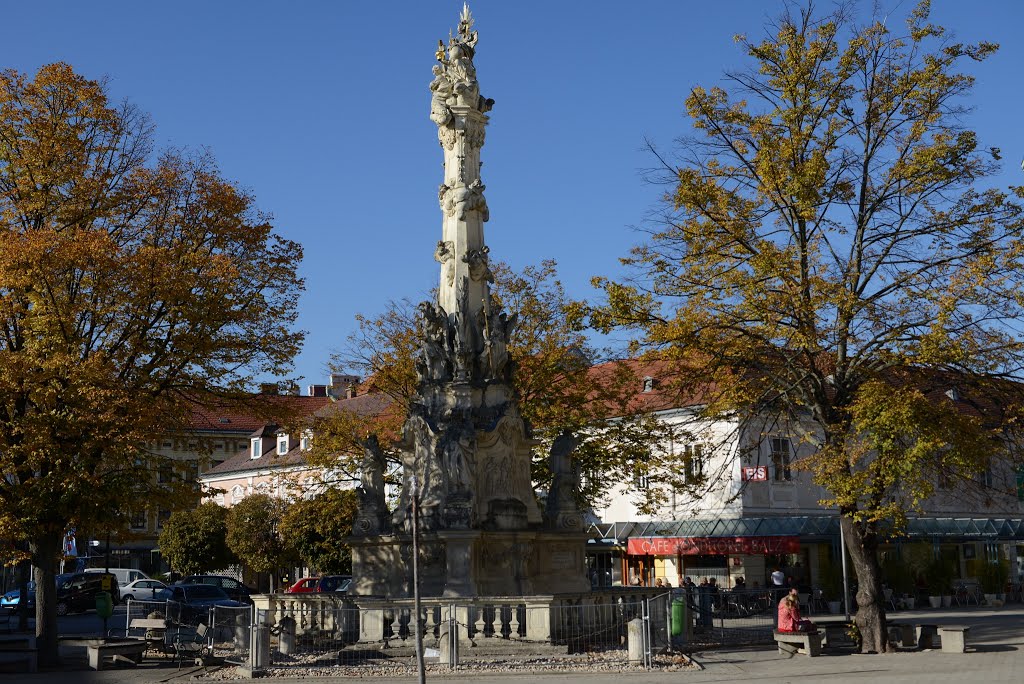 Korneuburg, Hauptplatz, Pestsäule by Manuela Gößnitzer