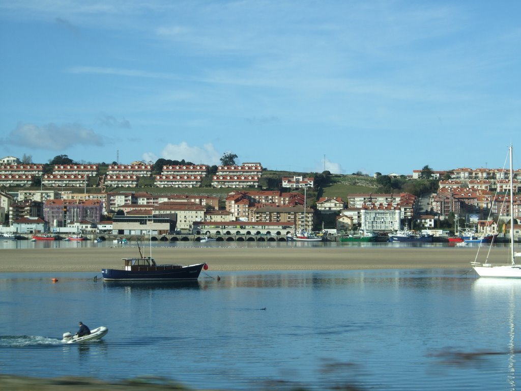 San Vicente del la Barquera by Rocco Albano