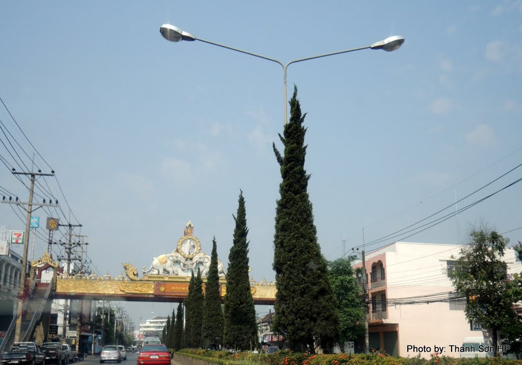 On the National Road 1 by Nguyễn Thanh Sơn