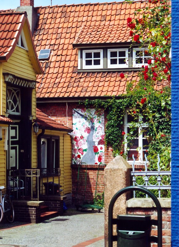 Hof neben Eiscafé Venezia in der Großen Straße in Rotenburg/Wümme by Corinna2212