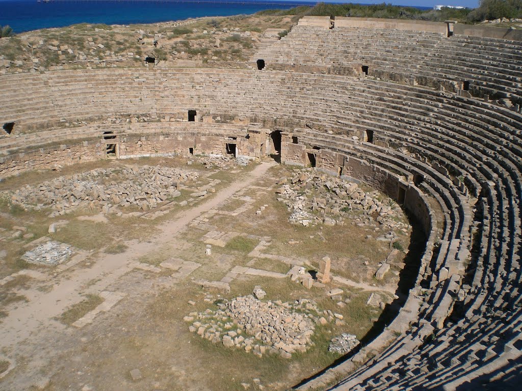 Leptis Magna - Anfiteatro by Il Viaggiatore