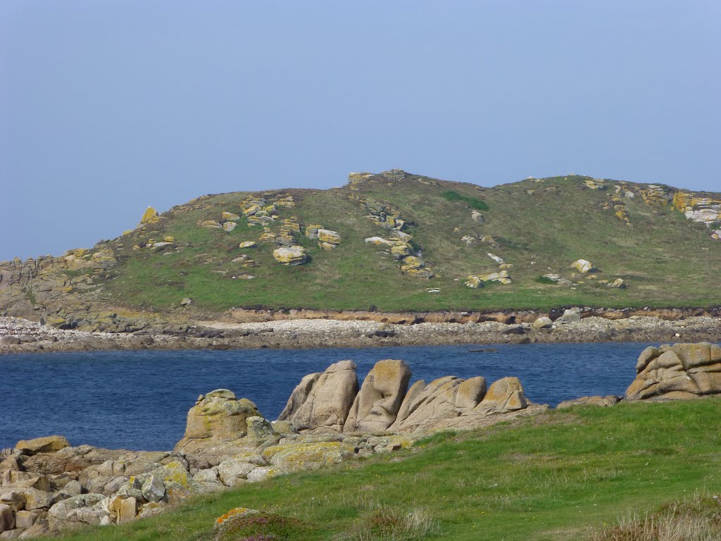 Looking across to gweal island by wendyemlyn