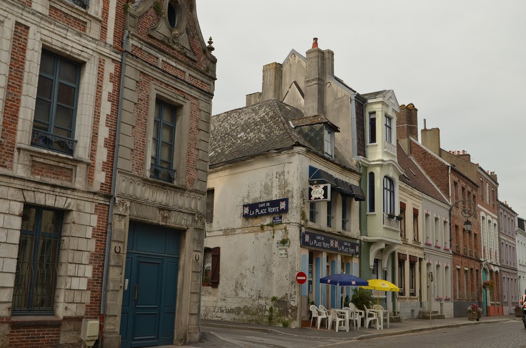 Place Darnétal - Montreuil sur Mer (Pas de Calais) by Naru Kenji