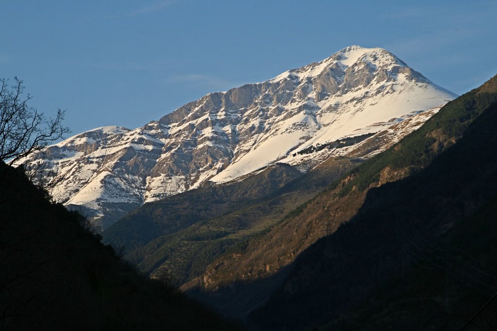 Montsent de Pallars desde carretera d'Astell, Abril 2008 by Sergio Macias