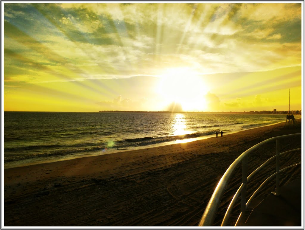 COUCHER DE SOLEIL A LA BAULE by mayaamon