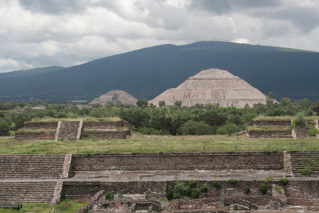 Teotihuacán by Jan van Ommen