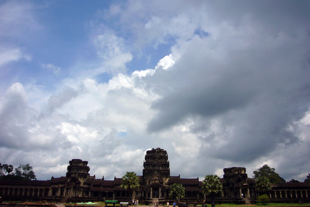 Angkor Wat by stephenlavery