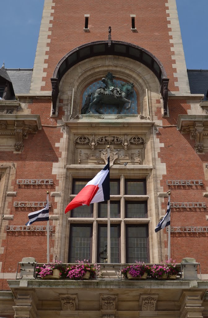 Hôtel de Ville - Dunkerque (Nord) by Naru Kenji