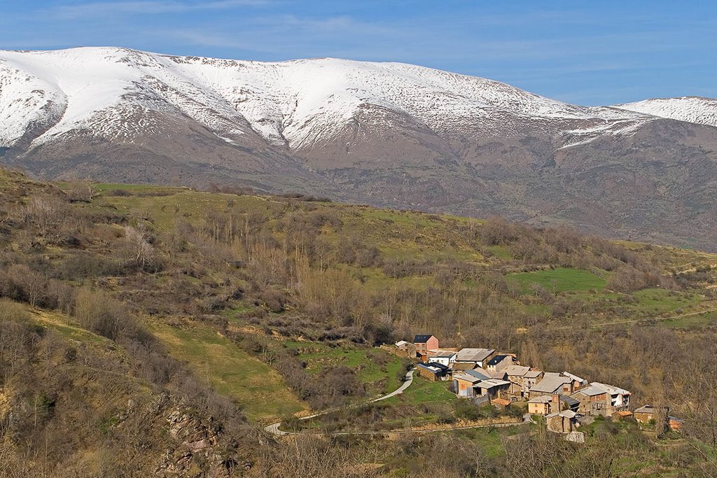 Aguiró desde Coll de l'Oli. Abril 2008 by Sergio Macias