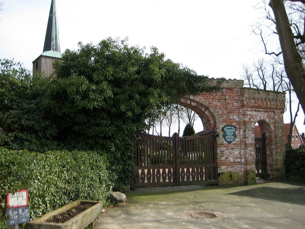 Debstedt - Kirchenstraße / Eingangsbereich zum Friedhof und Kirche by Robert-68