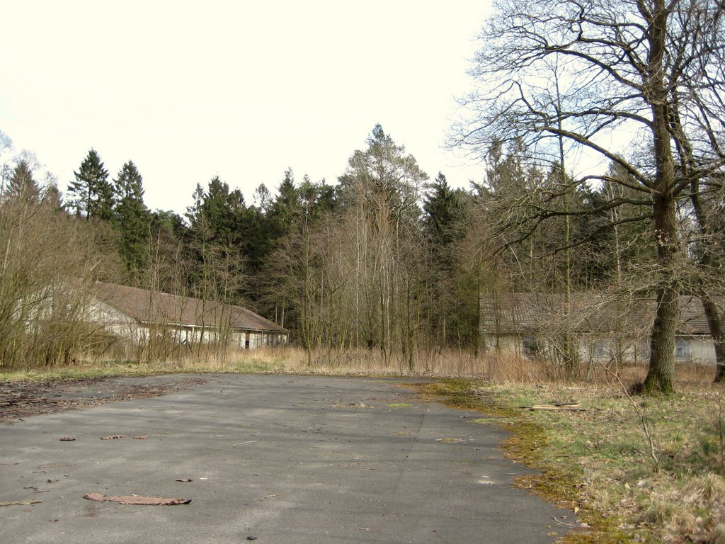 Drangstedt-Knüppelholz - Altes Waldkrankenhaus / Waldlazarett der Wehrmacht 1942-1945 / Ausweichkrankenhaus für Bremerhaven / Kinderkrankenhaus / Marineflieger- und US-Army-Standort bis 1983 by Robert-68