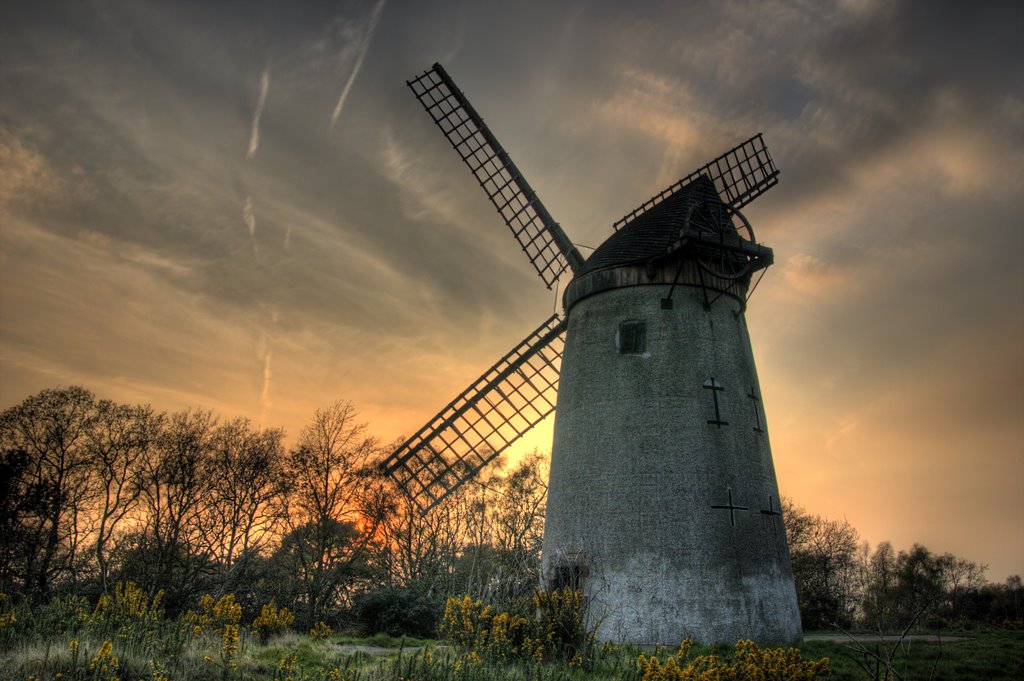 Windmill 22/4/08 by RichardCooper