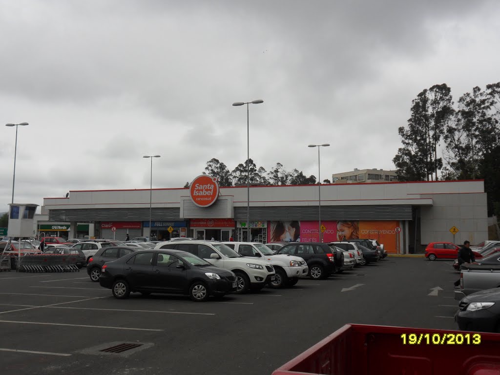 Supermercado Santa Isabel Lomas de San Andrés en Av. Ramón Carrasco con Av. Jorge Alessandri. by fotomau84