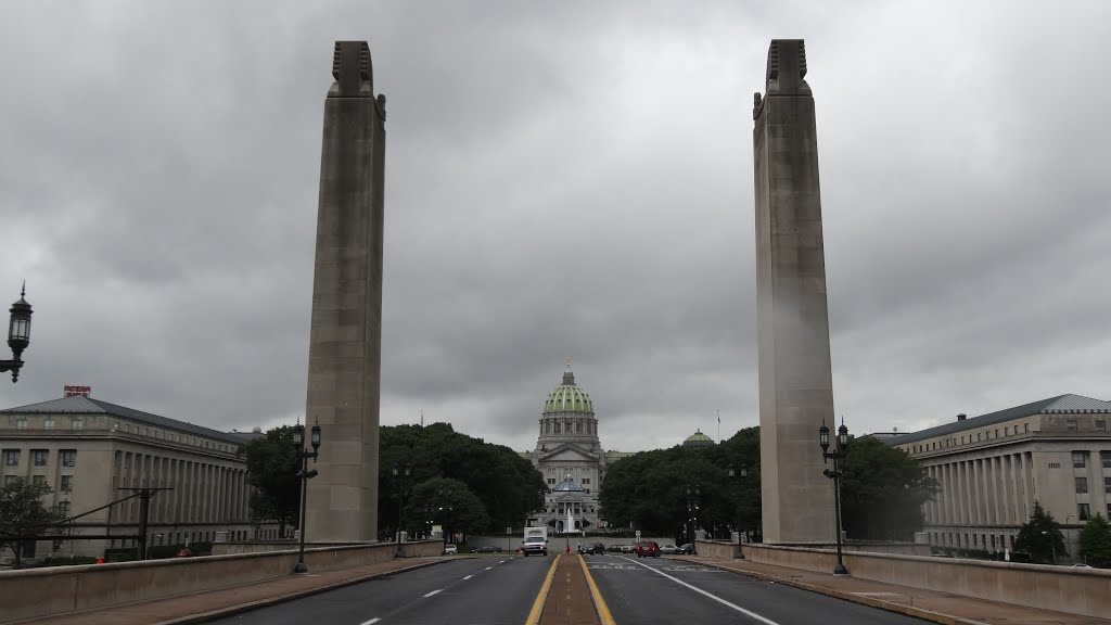 Soldiers and Sailors Memorial Bridge aka State Street Bridge, Harrisburg, PA by chfstew