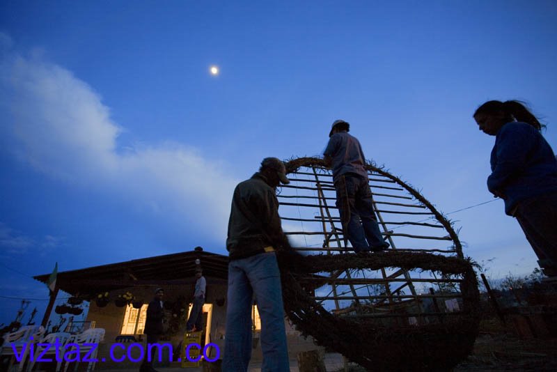 Construccíon de Silleta en Santa Elena by Fundación Víztaz