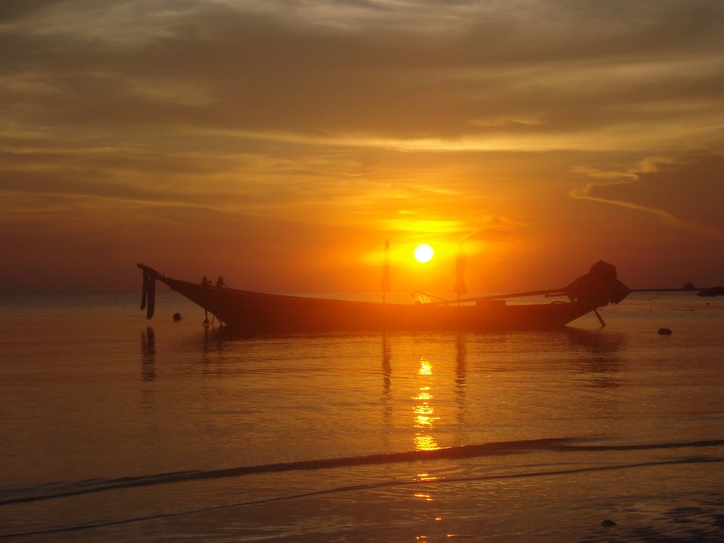 Koh Tao long tail boat sunset by rumora