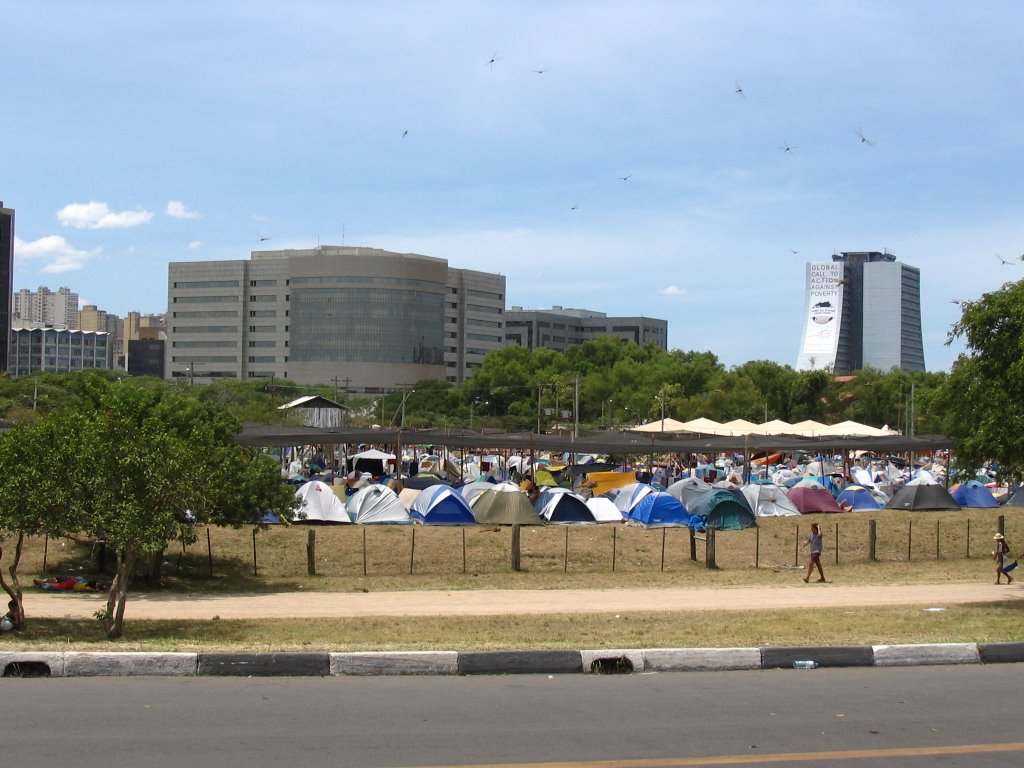 Fórum Social Mundial - Acampamento - Porto Alegre/2005 by César Finco