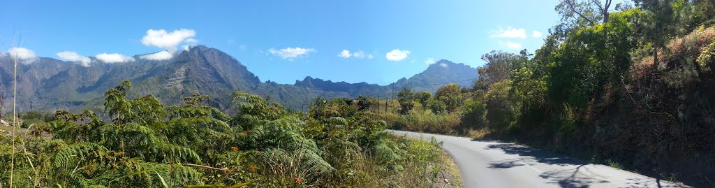 Way to Cilaos by Dreams of a living earth and preserves them !