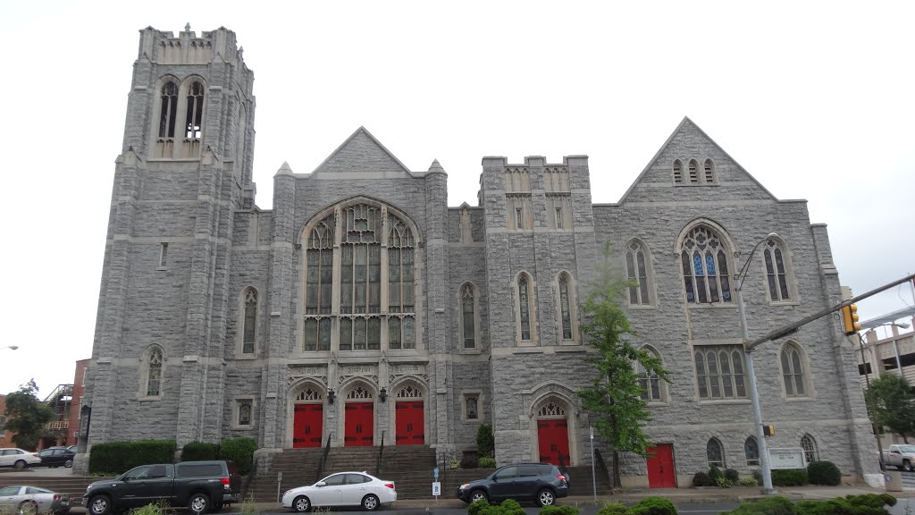 Messiah Lutheran Church, Harrisburg, PA by chfstew