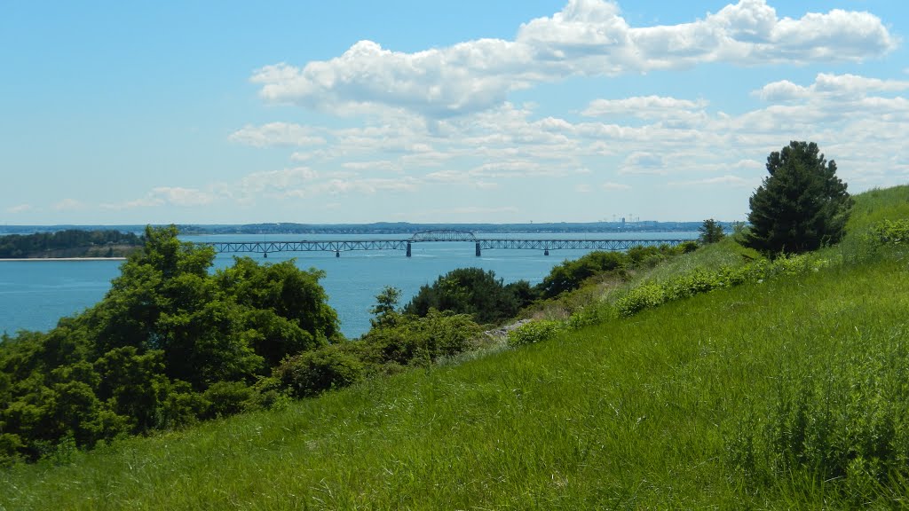 Boston, Moon Island Road from Spectacle Island (06.08.2013) by Bogdan Tapu