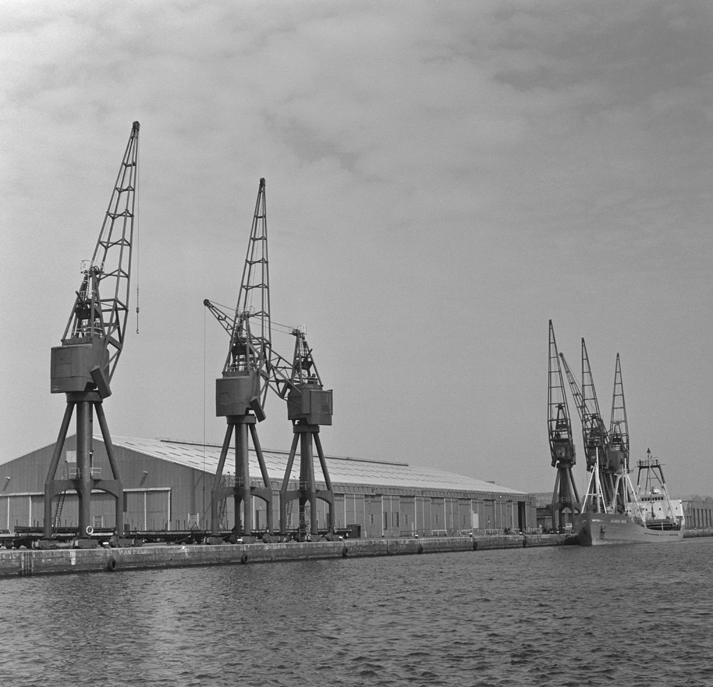 Cardiff Docks, Cardiff, UK by scramble