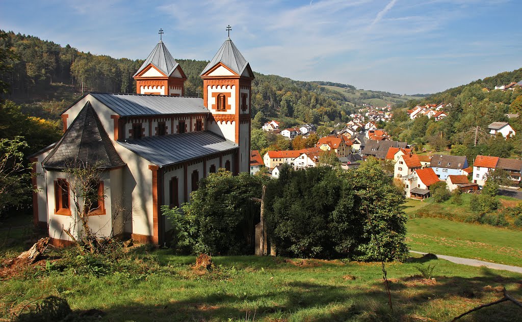 Mespelbrunn mit der Gruftkapelle by Contessa