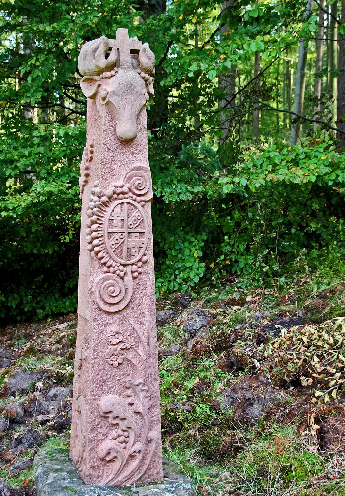 Mespelbrunn Stele an der Gruftkapelle by Contessa